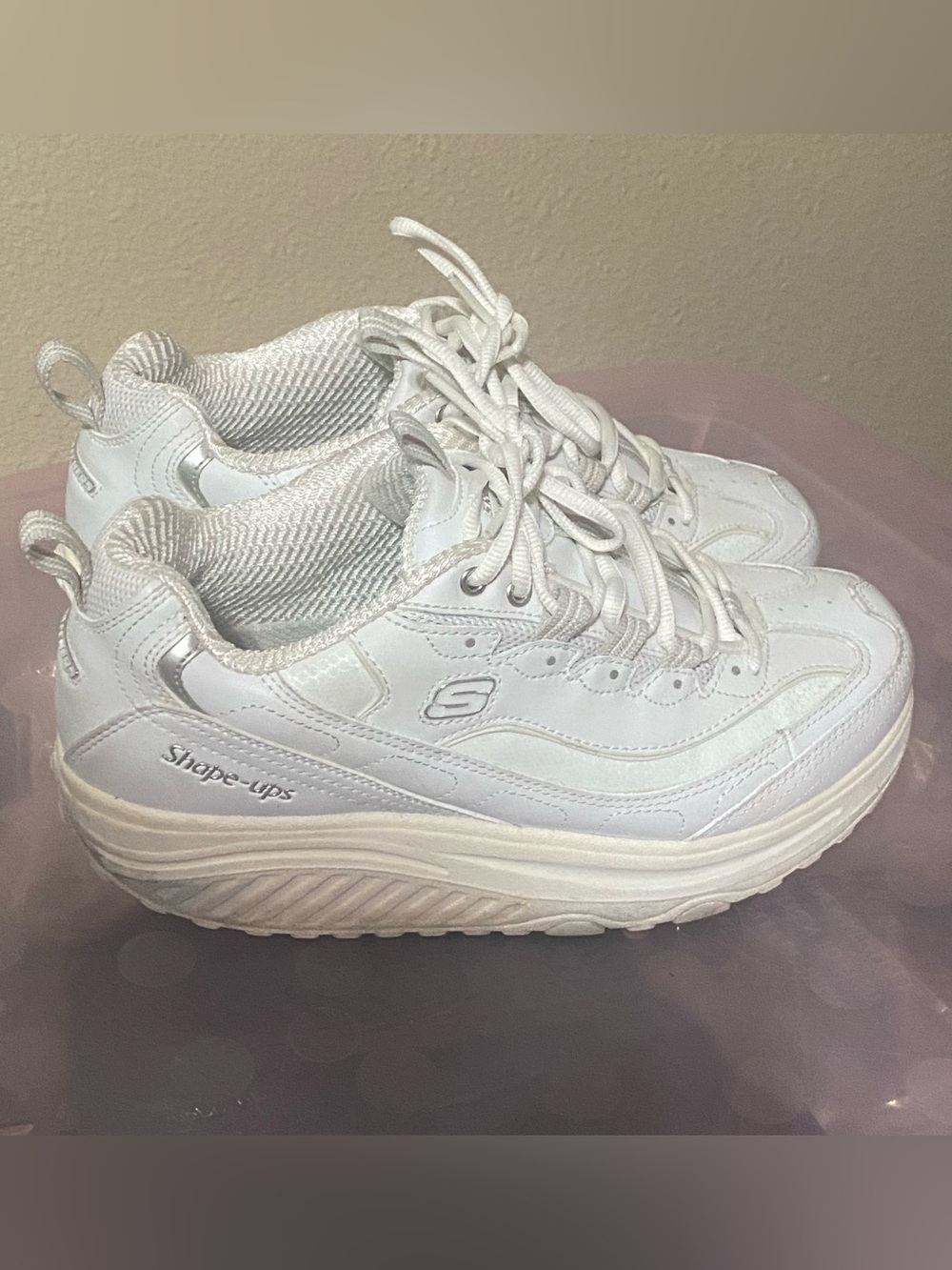 Skechers White Women's Platform Shape-Ups Sneakers size 8 casual sporty gym